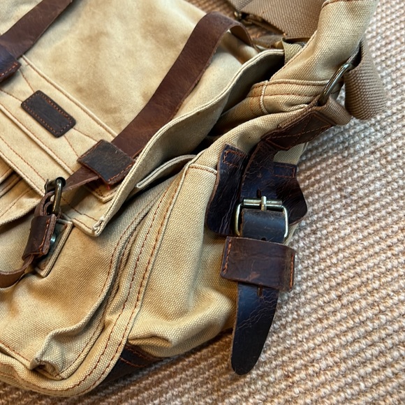 Gearonic Tan Canvas & Leather Messenger Bag - Picture 5 of 8